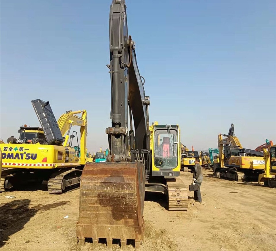 Volvo EC210B - Bager gusjeničar: slika Volvo EC210B - Bager gusjeničar Volvo EC210B - Bager gusjeničar: slika Volvo EC210B - Bager gusjeničar