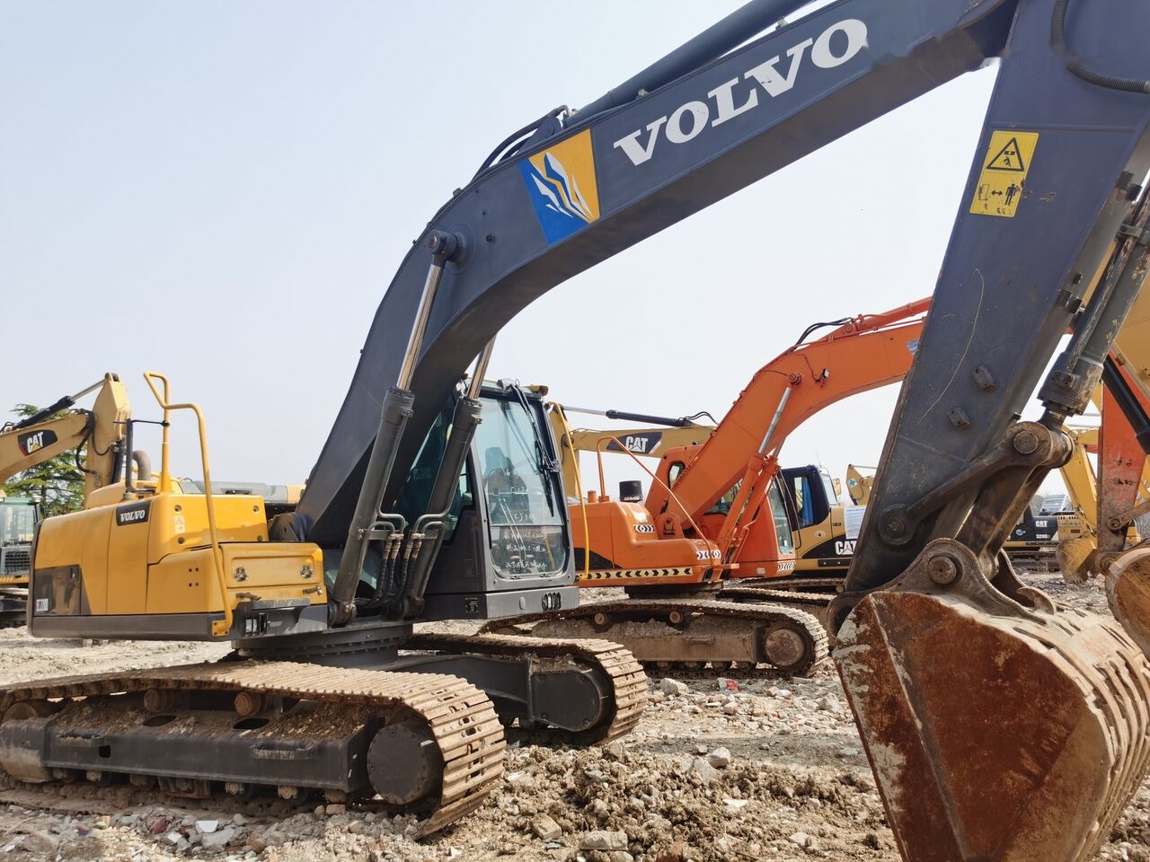 Volvo EC220 - Bager gusjeničar: slika Volvo EC220 - Bager gusjeničar Volvo EC220 - Bager gusjeničar: slika Volvo EC220 - Bager gusjeničar