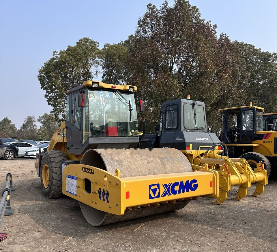 XCMG XS223J - Kompaktor: slika XCMG XS223J - Kompaktor XCMG XS223J - Kompaktor: slika XCMG XS223J - Kompaktor