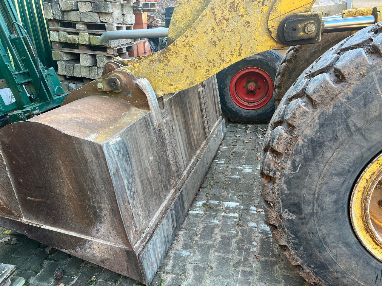 Komatsu WA 270 - Utovarivač na kotačima: slika Komatsu WA 270 - Utovarivač na kotačima Komatsu WA 270 - Utovarivač na kotačima: slika Komatsu WA 270 - Utovarivač na kotačima