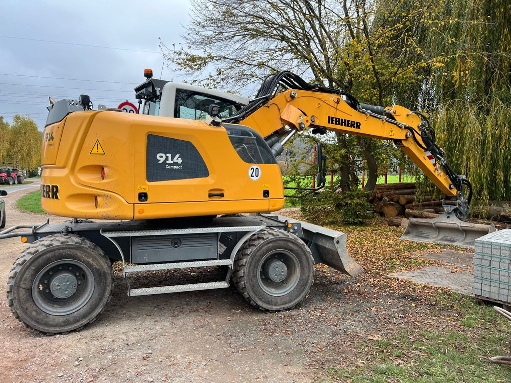 Liebherr A 914 Compact SW 33 Likufix - Bager na kotačima: slika Liebherr A 914 Compact SW 33 Likufix - Bager na kotačima Liebherr A 914 Compact SW 33 Likufix - Bager na kotačima: slika Liebherr A 914 Compact SW 33 Likufix - Bager na kotačima