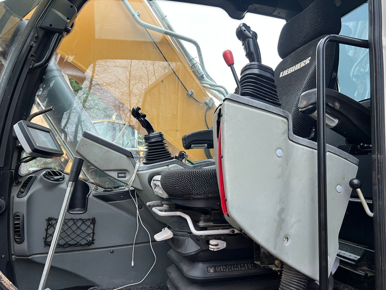 Liebherr R 926 Powertilt - Bager gusjeničar: slika Liebherr R 926 Powertilt - Bager gusjeničar Liebherr R 926 Powertilt - Bager gusjeničar: slika Liebherr R 926 Powertilt - Bager gusjeničar