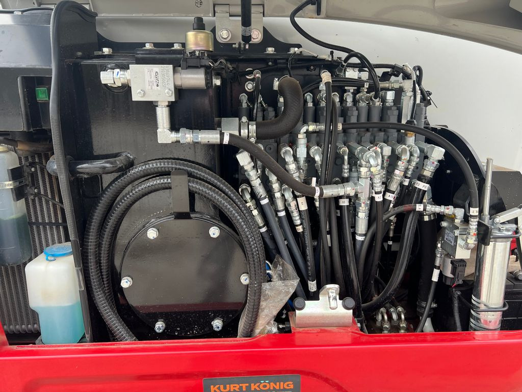 Takeuchi TB 230 V 4 Vollaustattung - Mini bager: slika Takeuchi TB 230 V 4 Vollaustattung - Mini bager Takeuchi TB 230 V 4 Vollaustattung - Mini bager: slika Takeuchi TB 230 V 4 Vollaustattung - Mini bager