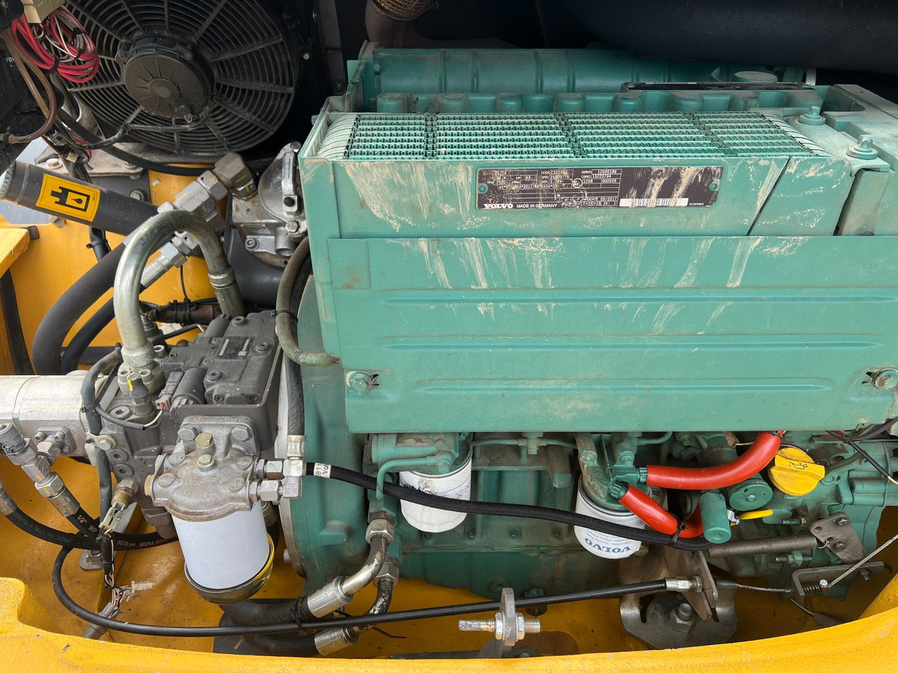 Volvo L 28 F kein 30 oder 35 - Utovarivač na kotačima: slika Volvo L 28 F kein 30 oder 35 - Utovarivač na kotačima Volvo L 28 F kein 30 oder 35 - Utovarivač na kotačima: slika Volvo L 28 F kein 30 oder 35 - Utovarivač na kotačima