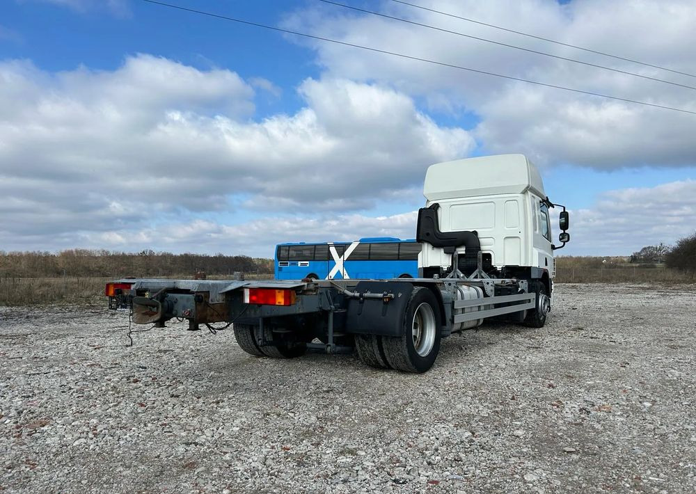 DAF CF75.310 - Kamion-šasija: slika DAF CF75.310 - Kamion-šasija DAF CF75.310 - Kamion-šasija: slika DAF CF75.310 - Kamion-šasija