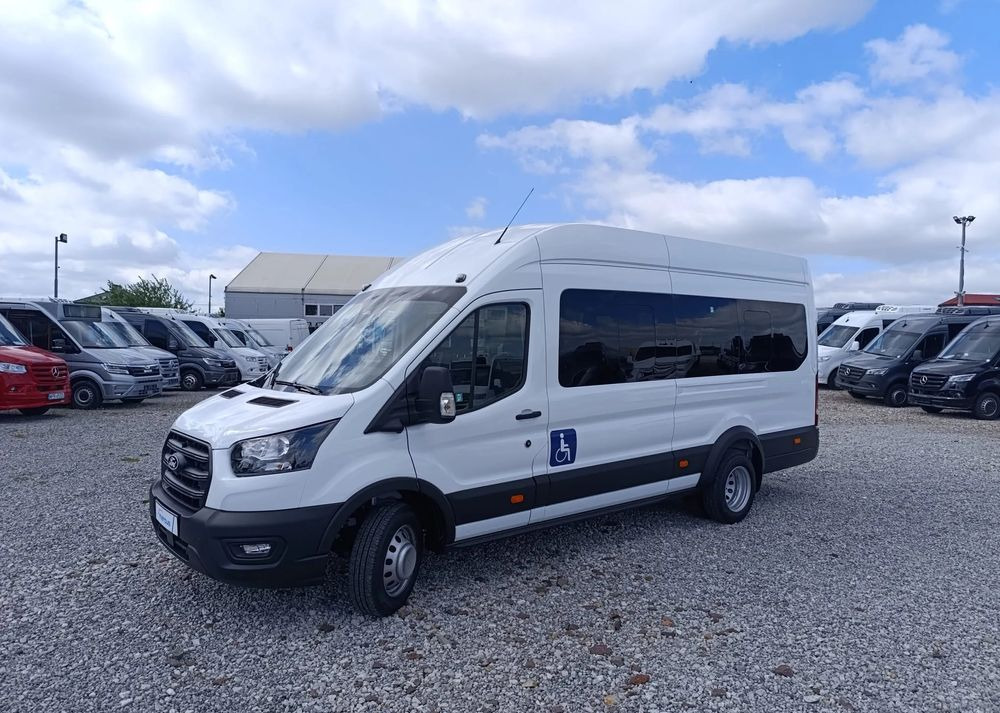 Novi Minibus, Putnički kombi Ford Transit: slika Novi Minibus, Putnički kombi Ford Transit Novi Minibus, Putnički kombi Ford Transit: slika Novi Minibus, Putnički kombi Ford Transit