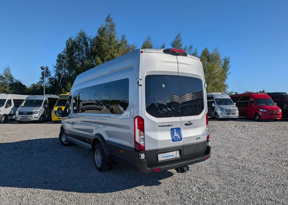 Novi Minibus, Putnički kombi Ford Transit: slika Novi Minibus, Putnički kombi Ford Transit