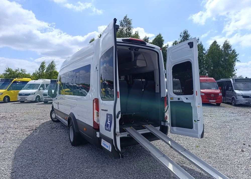 Novi Minibus, Putnički kombi Ford Transit: slika Novi Minibus, Putnički kombi Ford Transit Novi Minibus, Putnički kombi Ford Transit: slika Novi Minibus, Putnički kombi Ford Transit