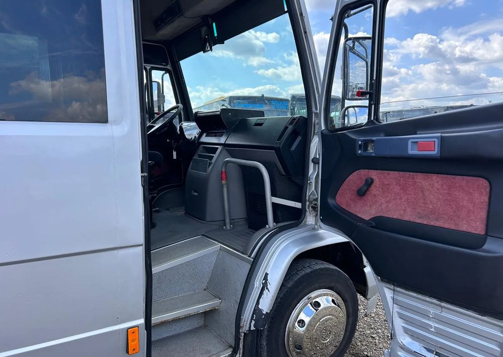 Minibus, Putnički kombi Mercedes-Benz Vario: slika Minibus, Putnički kombi Mercedes-Benz Vario