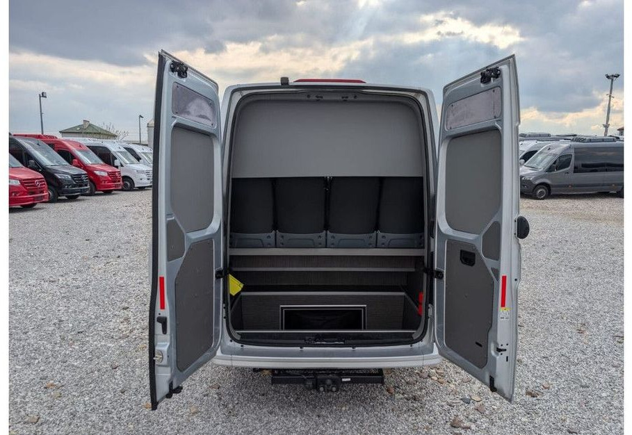 Volkswagen Crafter - Minibus, Putnički kombi: slika Volkswagen Crafter - Minibus, Putnički kombi Volkswagen Crafter - Minibus, Putnički kombi: slika Volkswagen Crafter - Minibus, Putnički kombi