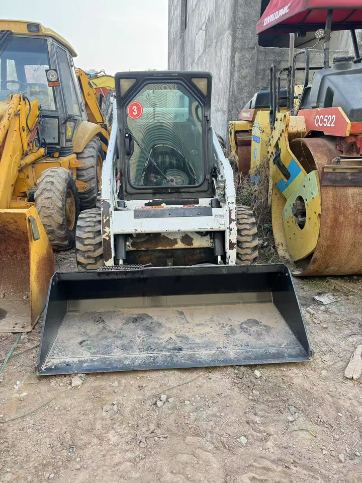 BOBCAT S185 - Mini utovarivač: slika BOBCAT S185 - Mini utovarivač BOBCAT S185 - Mini utovarivač: slika BOBCAT S185 - Mini utovarivač