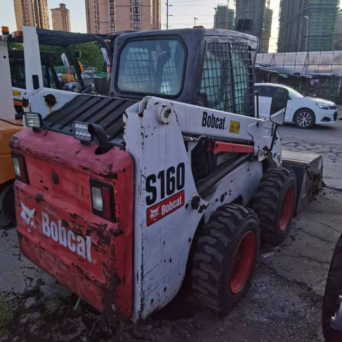 BOBCAT s160 - Mini utovarivač: slika BOBCAT s160 - Mini utovarivač BOBCAT s160 - Mini utovarivač: slika BOBCAT s160 - Mini utovarivač