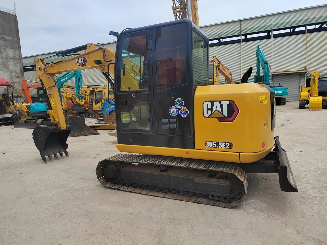 CATERPILLAR 305.5E2 - Mini bager: slika CATERPILLAR 305.5E2 - Mini bager CATERPILLAR 305.5E2 - Mini bager: slika CATERPILLAR 305.5E2 - Mini bager