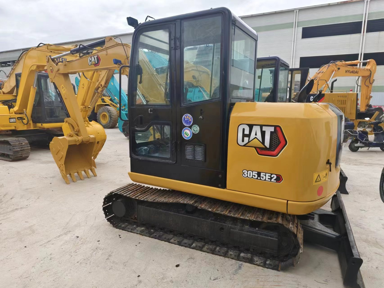 CATERPILLAR 305.5e2 - Bager gusjeničar: slika CATERPILLAR 305.5e2 - Bager gusjeničar CATERPILLAR 305.5e2 - Bager gusjeničar: slika CATERPILLAR 305.5e2 - Bager gusjeničar