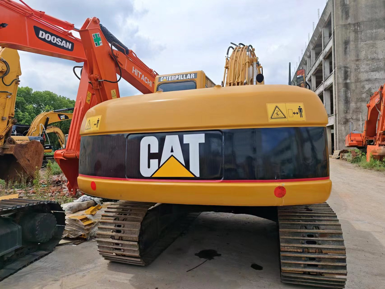 Bager gusjeničar CATERPILLAR 320C: slika Bager gusjeničar CATERPILLAR 320C