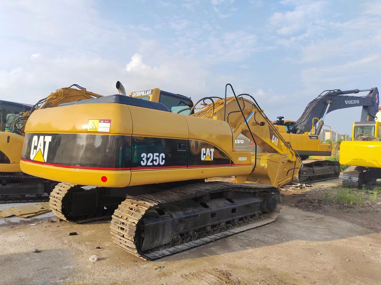 CATERPILLAR 325C - Bager gusjeničar: slika CATERPILLAR 325C - Bager gusjeničar CATERPILLAR 325C - Bager gusjeničar: slika CATERPILLAR 325C - Bager gusjeničar