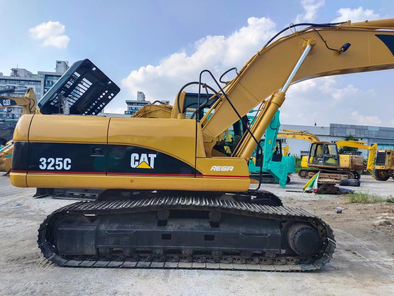 CATERPILLAR 325C - Bager gusjeničar: slika CATERPILLAR 325C - Bager gusjeničar CATERPILLAR 325C - Bager gusjeničar: slika CATERPILLAR 325C - Bager gusjeničar