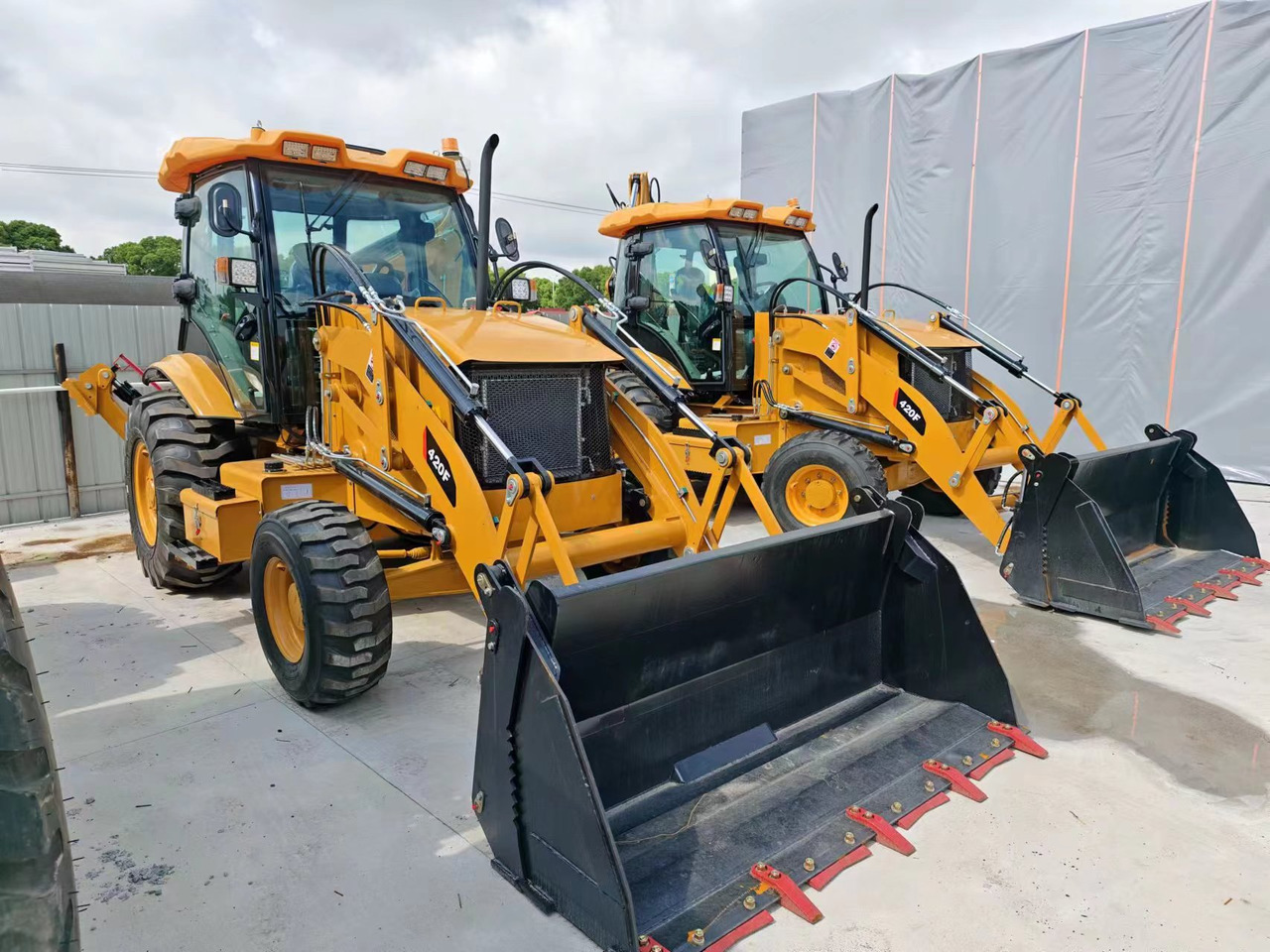 CATERPILLAR 420F - Rovokopač-utovarivač: slika CATERPILLAR 420F - Rovokopač-utovarivač CATERPILLAR 420F - Rovokopač-utovarivač: slika CATERPILLAR 420F - Rovokopač-utovarivač