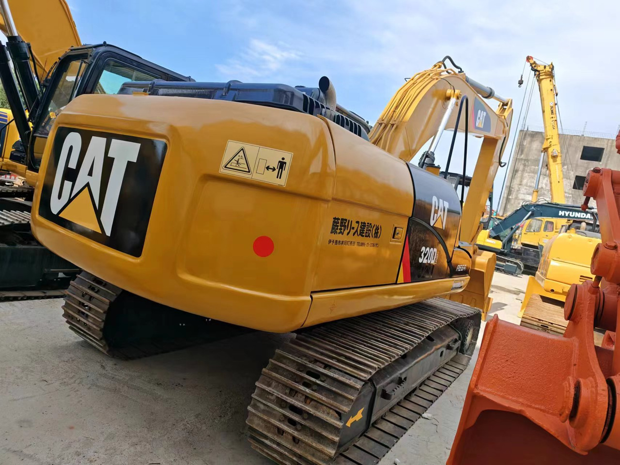 CATERPILLAR CAT 320D2 - Bager gusjeničar: slika CATERPILLAR CAT 320D2 - Bager gusjeničar CATERPILLAR CAT 320D2 - Bager gusjeničar: slika CATERPILLAR CAT 320D2 - Bager gusjeničar