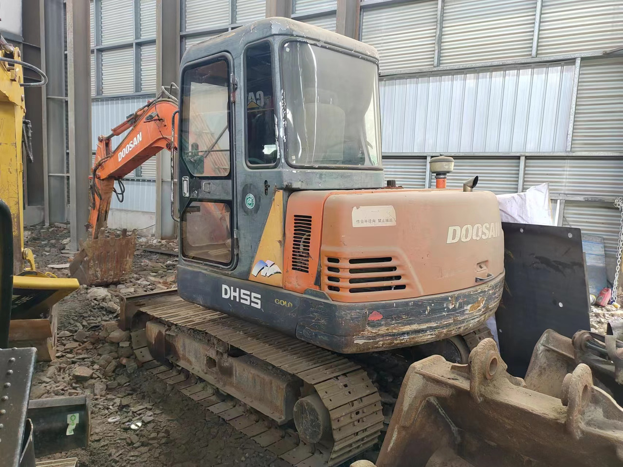 DOOSAN DH55 - Mini bager: slika DOOSAN DH55 - Mini bager DOOSAN DH55 - Mini bager: slika DOOSAN DH55 - Mini bager