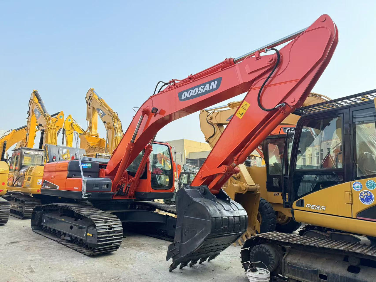 DOOSAN DX225 - Bager gusjeničar: slika DOOSAN DX225 - Bager gusjeničar DOOSAN DX225 - Bager gusjeničar: slika DOOSAN DX225 - Bager gusjeničar
