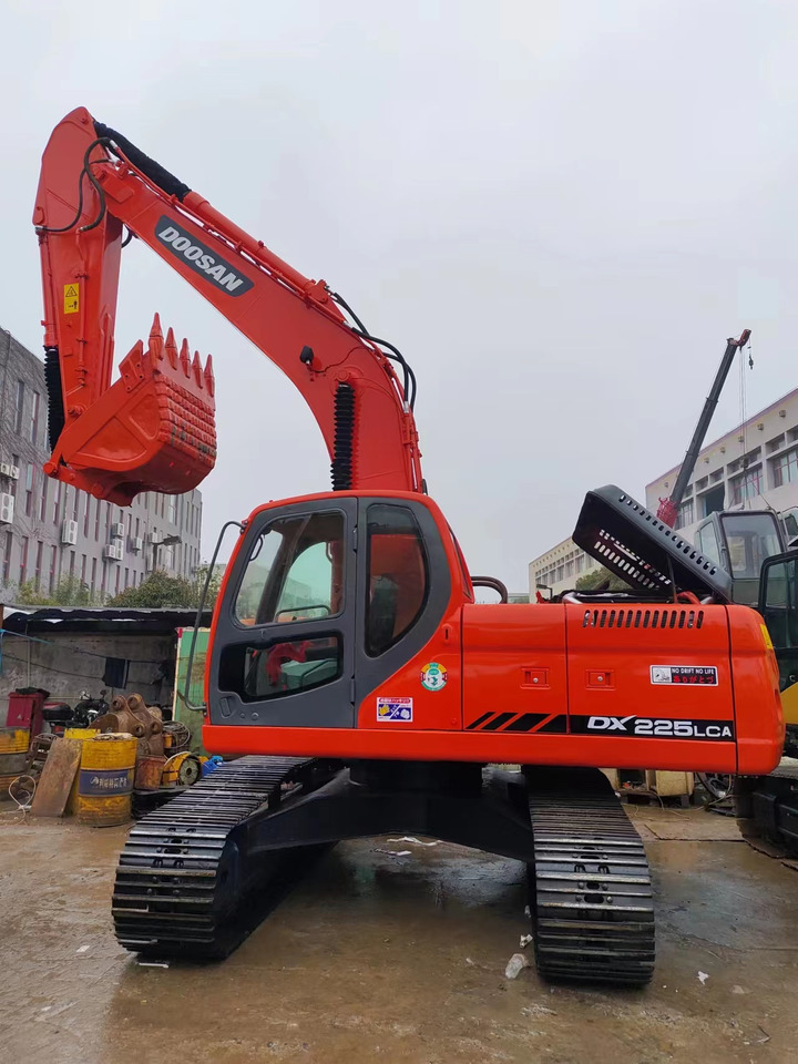DOOSAN DX225LCA - Bager gusjeničar: slika DOOSAN DX225LCA - Bager gusjeničar DOOSAN DX225LCA - Bager gusjeničar: slika DOOSAN DX225LCA - Bager gusjeničar