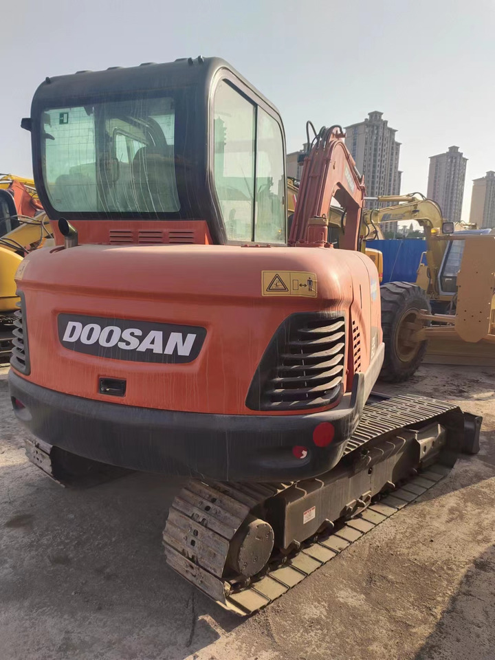 DOOSAN DX60 - Mini bager: slika DOOSAN DX60 - Mini bager DOOSAN DX60 - Mini bager: slika DOOSAN DX60 - Mini bager