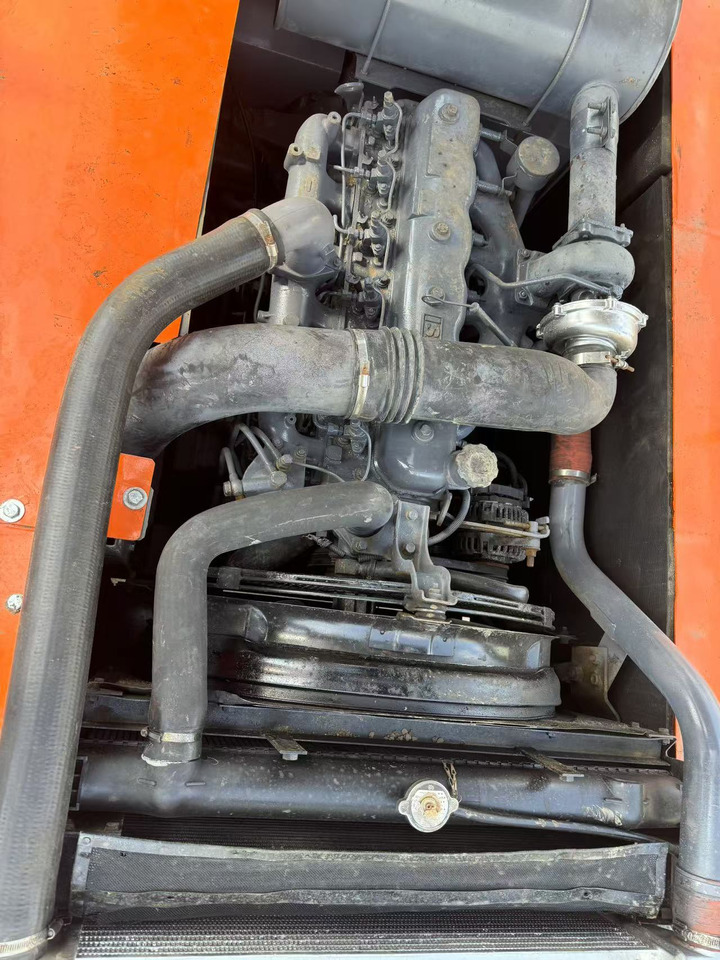 Bager gusjeničar HITACHI ZX200: slika Bager gusjeničar HITACHI ZX200