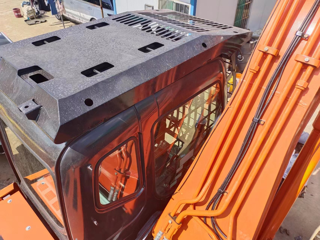 HITACHI ZX200 - Bager gusjeničar: slika HITACHI ZX200 - Bager gusjeničar HITACHI ZX200 - Bager gusjeničar: slika HITACHI ZX200 - Bager gusjeničar