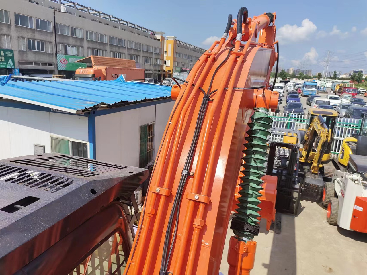 HITACHI ZX200 - Bager gusjeničar: slika HITACHI ZX200 - Bager gusjeničar HITACHI ZX200 - Bager gusjeničar: slika HITACHI ZX200 - Bager gusjeničar