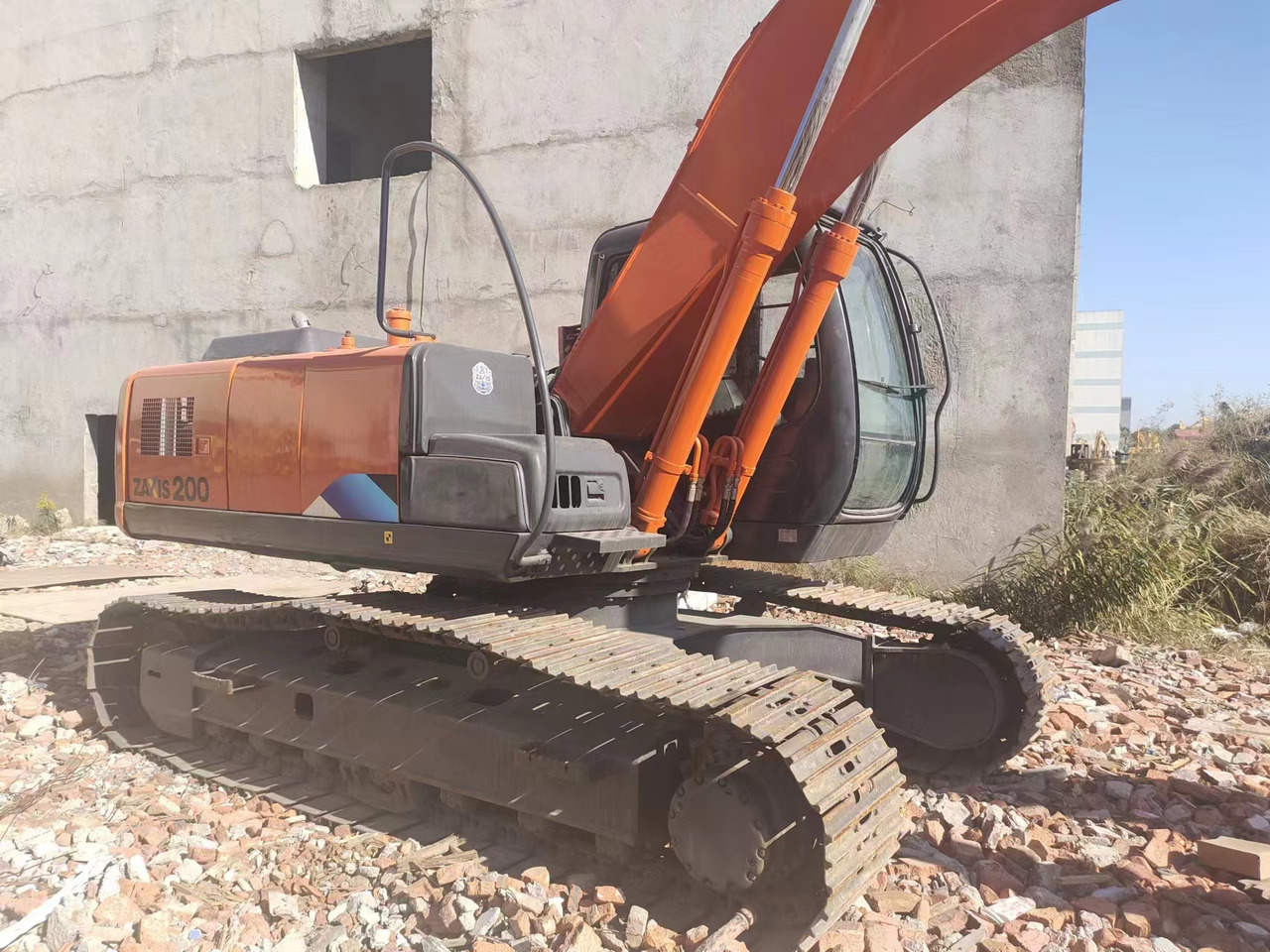 HITACHI ZX200 - Bager gusjeničar: slika HITACHI ZX200 - Bager gusjeničar HITACHI ZX200 - Bager gusjeničar: slika HITACHI ZX200 - Bager gusjeničar