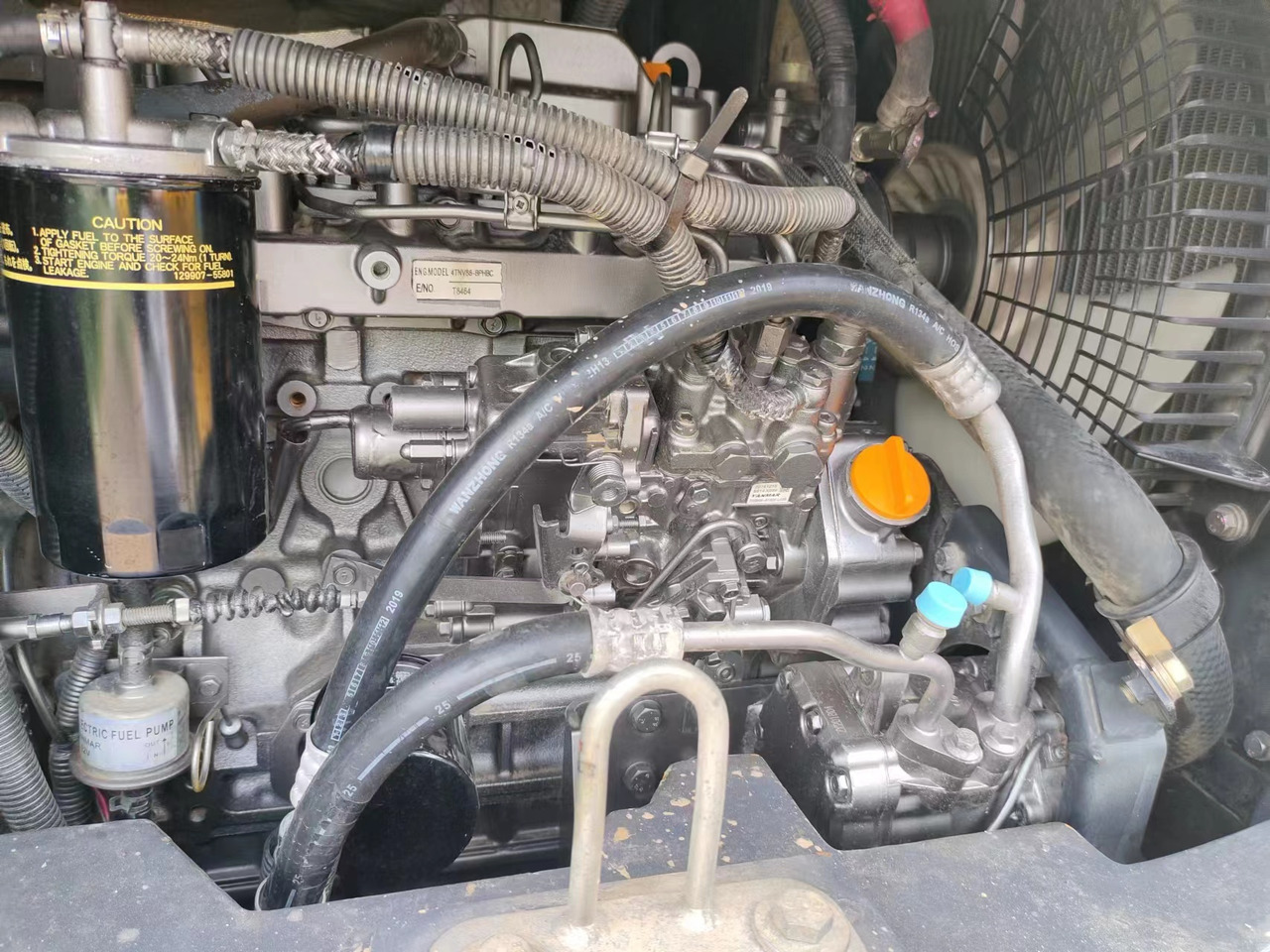 HITACHI ZX55 USR-5A - Mini bager: slika HITACHI ZX55 USR-5A - Mini bager HITACHI ZX55 USR-5A - Mini bager: slika HITACHI ZX55 USR-5A - Mini bager