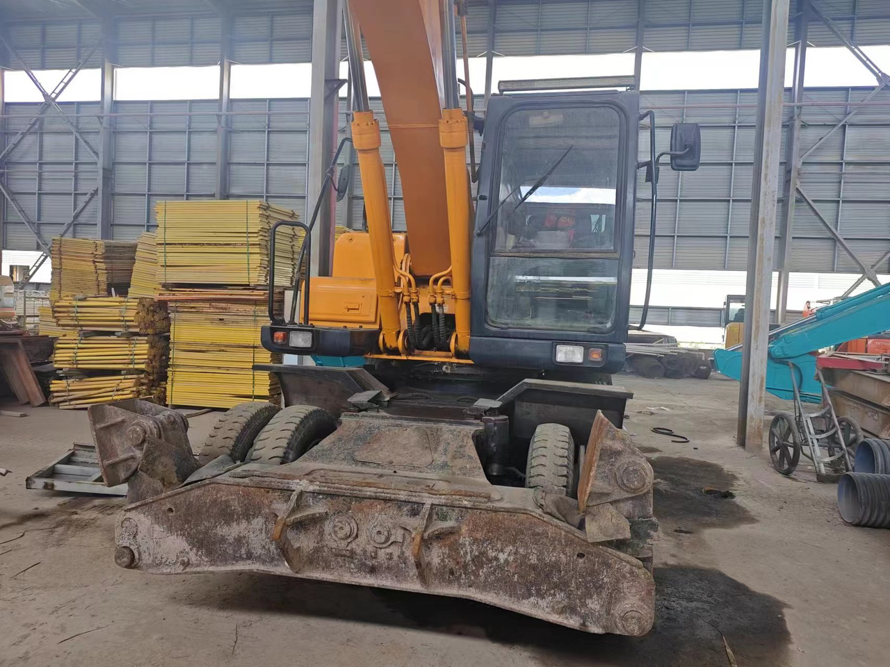 HYUNDAI 210W-7 - Bager na kotačima: slika HYUNDAI 210W-7 - Bager na kotačima HYUNDAI 210W-7 - Bager na kotačima: slika HYUNDAI 210W-7 - Bager na kotačima