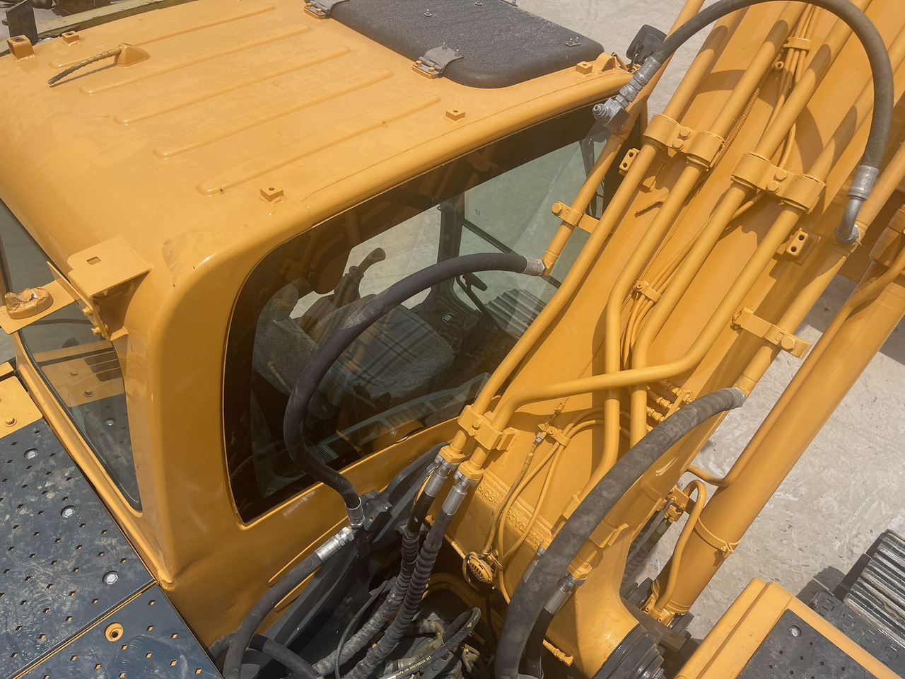 HYUNDAI 220LC-9S - Bager gusjeničar: slika HYUNDAI 220LC-9S - Bager gusjeničar HYUNDAI 220LC-9S - Bager gusjeničar: slika HYUNDAI 220LC-9S - Bager gusjeničar