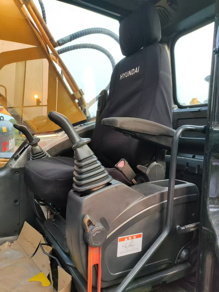 HYUNDAI R220LC-9S - Bager gusjeničar: slika HYUNDAI R220LC-9S - Bager gusjeničar HYUNDAI R220LC-9S - Bager gusjeničar: slika HYUNDAI R220LC-9S - Bager gusjeničar