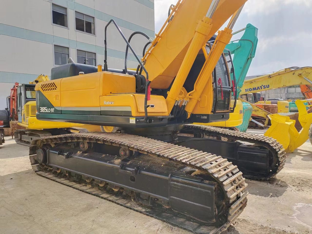 HYUNDAI R385LC-9T R305 R220 - Bager gusjeničar: slika HYUNDAI R385LC-9T R305 R220 - Bager gusjeničar HYUNDAI R385LC-9T R305 R220 - Bager gusjeničar: slika HYUNDAI R385LC-9T R305 R220 - Bager gusjeničar