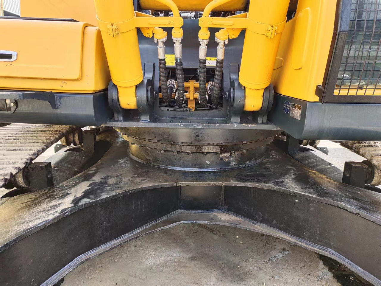 HYUNDAI R385LC-9T R305 R220 - Bager gusjeničar: slika HYUNDAI R385LC-9T R305 R220 - Bager gusjeničar HYUNDAI R385LC-9T R305 R220 - Bager gusjeničar: slika HYUNDAI R385LC-9T R305 R220 - Bager gusjeničar