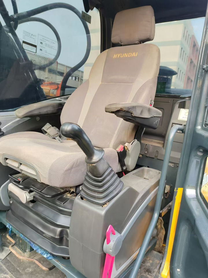 Hyundai R220LC-9T - Bager gusjeničar: slika Hyundai R220LC-9T - Bager gusjeničar Hyundai R220LC-9T - Bager gusjeničar: slika Hyundai R220LC-9T - Bager gusjeničar