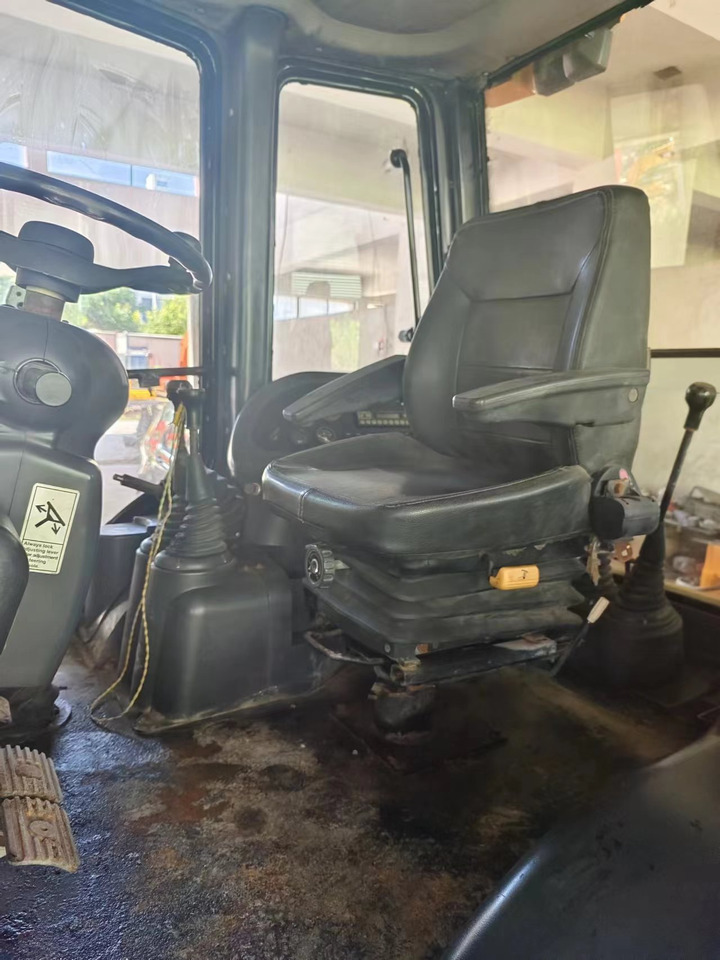 JCB 3CX - Rovokopač-utovarivač: slika JCB 3CX - Rovokopač-utovarivač JCB 3CX - Rovokopač-utovarivač: slika JCB 3CX - Rovokopač-utovarivač