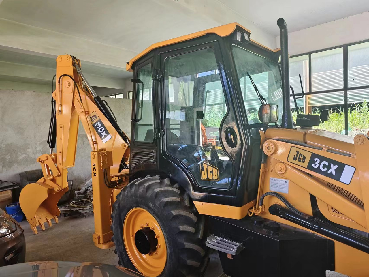 JCB 3CX - Rovokopač-utovarivač: slika JCB 3CX - Rovokopač-utovarivač JCB 3CX - Rovokopač-utovarivač: slika JCB 3CX - Rovokopač-utovarivač