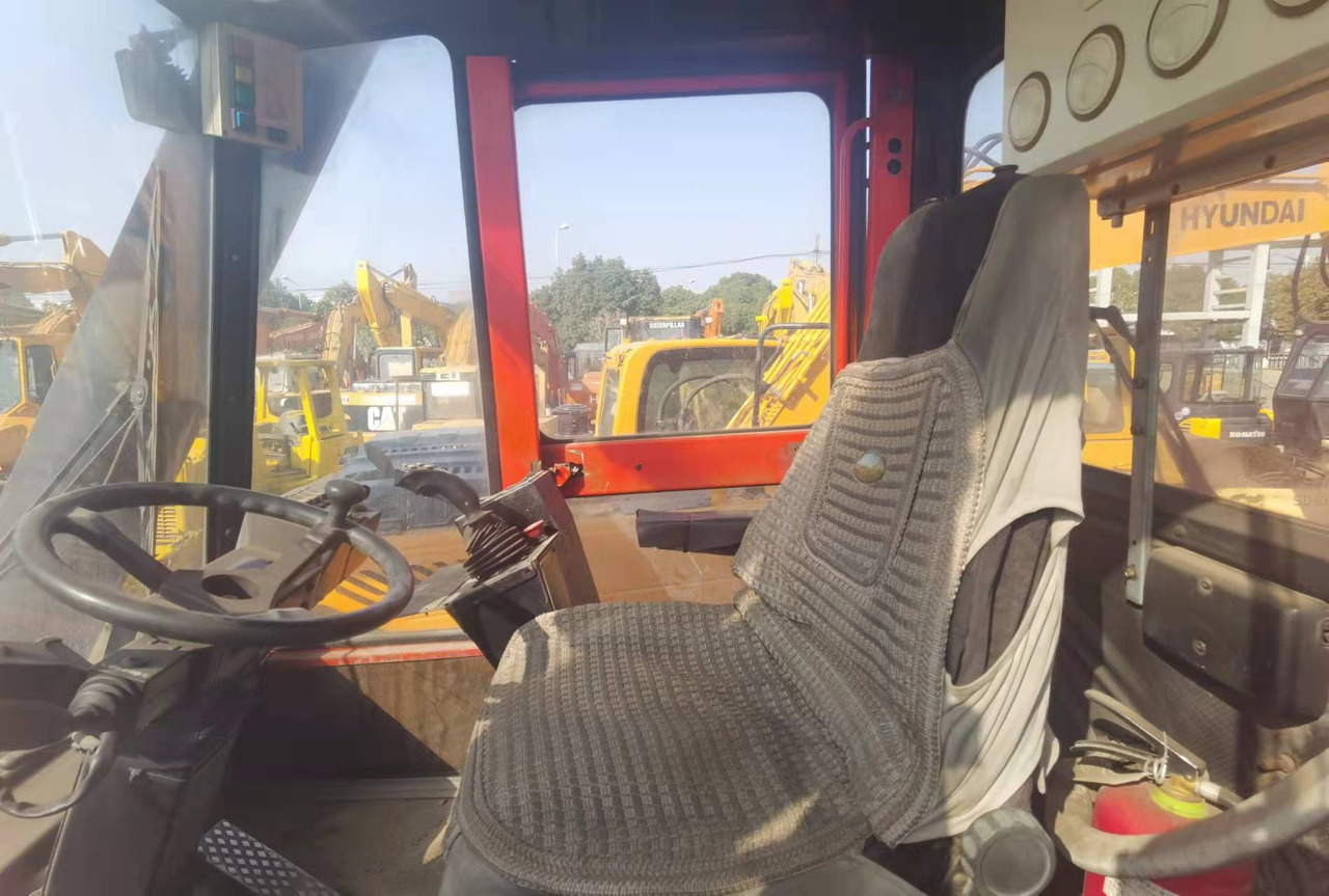 KALMAR DRF450 - Dohvatni viličar: slika KALMAR DRF450 - Dohvatni viličar KALMAR DRF450 - Dohvatni viličar: slika KALMAR DRF450 - Dohvatni viličar