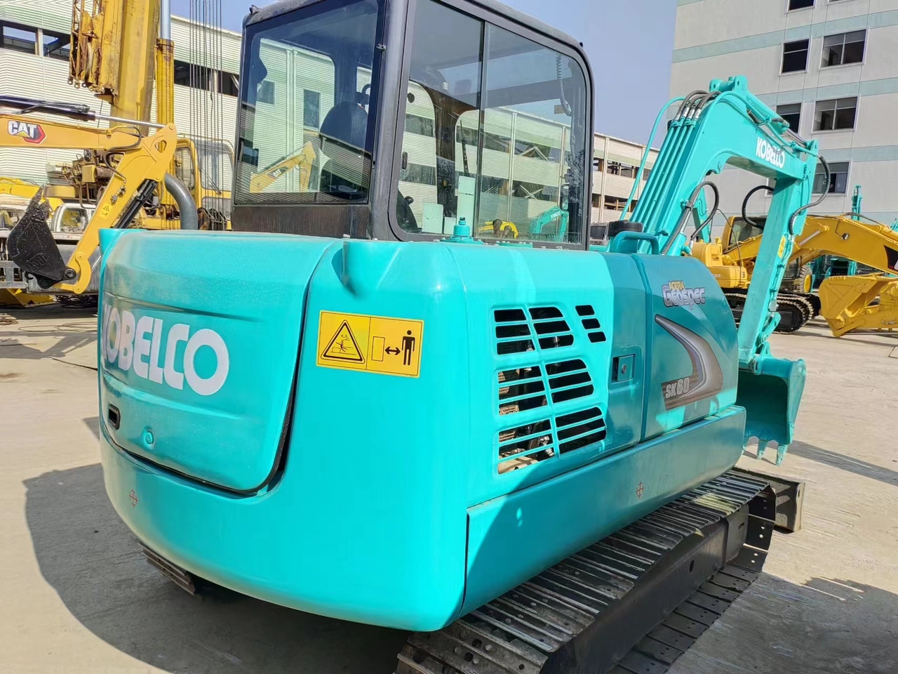 KOBELCO SK60-8 - Mini bager: slika KOBELCO SK60-8 - Mini bager KOBELCO SK60-8 - Mini bager: slika KOBELCO SK60-8 - Mini bager