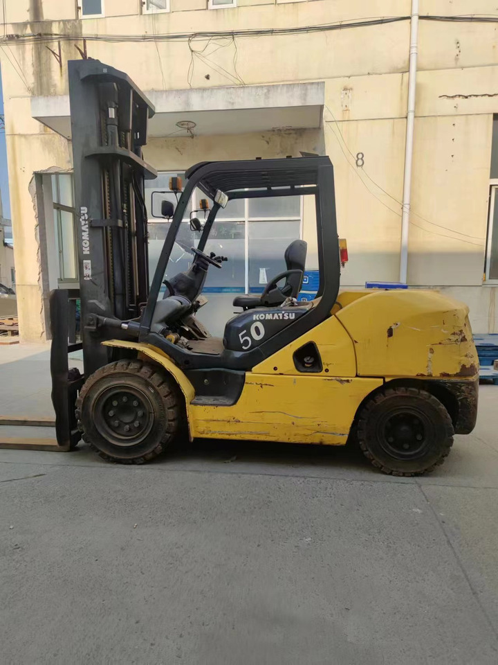 KOMATSU FD50 original - Diesel viličar: slika KOMATSU FD50 original - Diesel viličar KOMATSU FD50 original - Diesel viličar: slika KOMATSU FD50 original - Diesel viličar