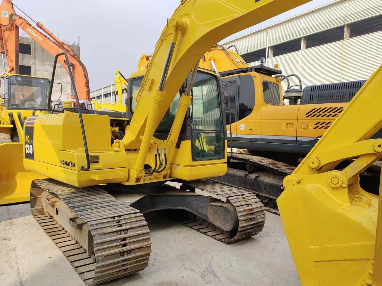 KOMATSU PC130-7 - Bager gusjeničar: slika KOMATSU PC130-7 - Bager gusjeničar KOMATSU PC130-7 - Bager gusjeničar: slika KOMATSU PC130-7 - Bager gusjeničar