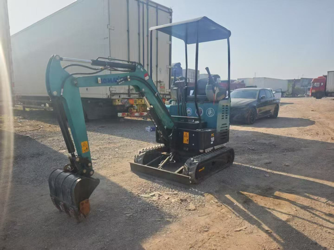 KOMATSU PC18 - Mini bager: slika KOMATSU PC18 - Mini bager KOMATSU PC18 - Mini bager: slika KOMATSU PC18 - Mini bager