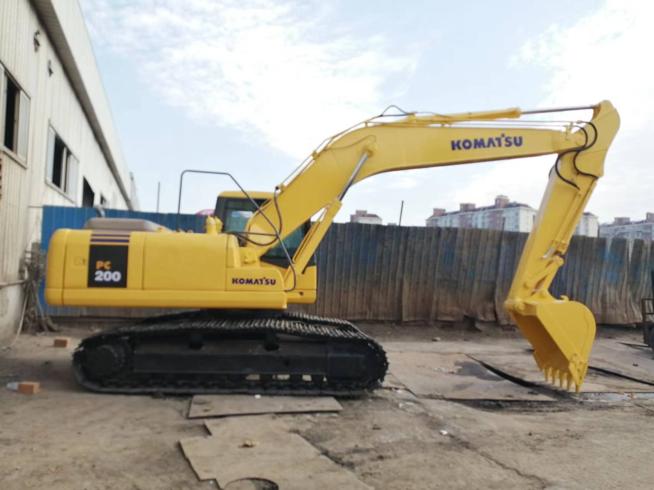 KOMATSU PC200-7 - Bager gusjeničar: slika KOMATSU PC200-7 - Bager gusjeničar KOMATSU PC200-7 - Bager gusjeničar: slika KOMATSU PC200-7 - Bager gusjeničar