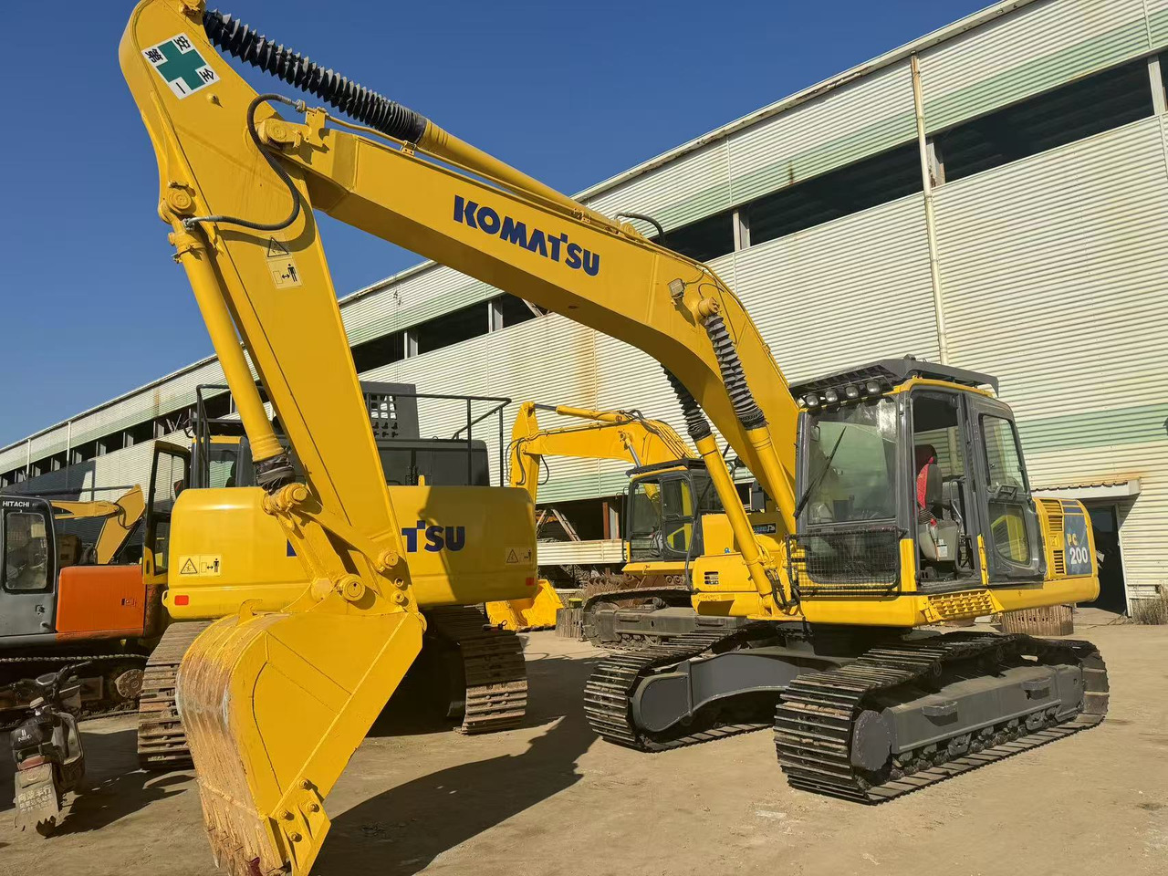 KOMATSU PC200-8 - Bager gusjeničar: slika KOMATSU PC200-8 - Bager gusjeničar KOMATSU PC200-8 - Bager gusjeničar: slika KOMATSU PC200-8 - Bager gusjeničar
