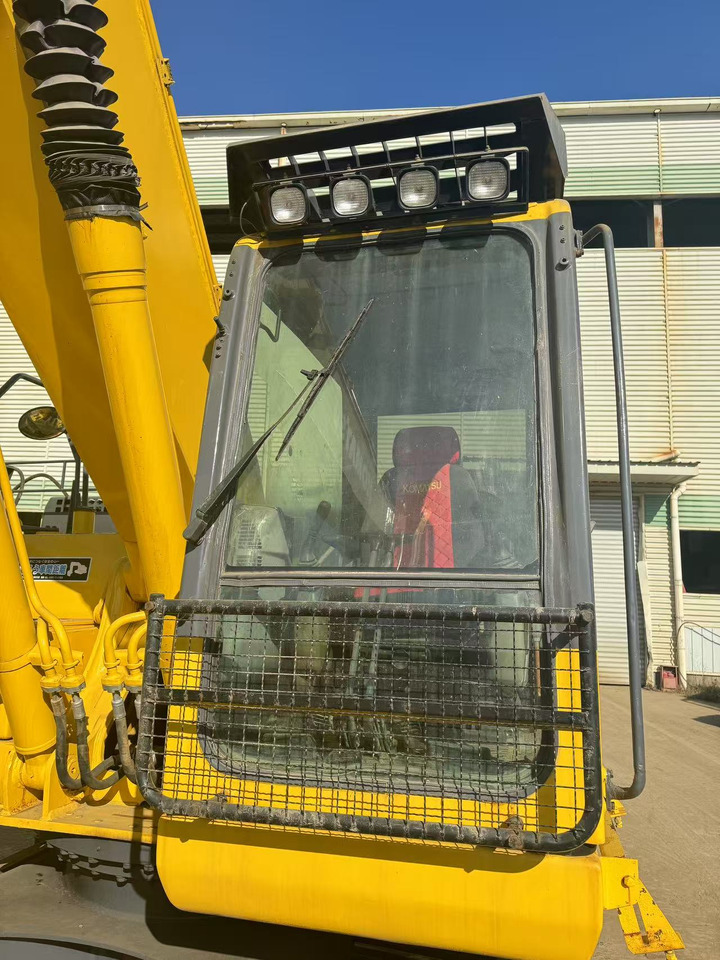 Bager gusjeničar KOMATSU PC200-8: slika Bager gusjeničar KOMATSU PC200-8