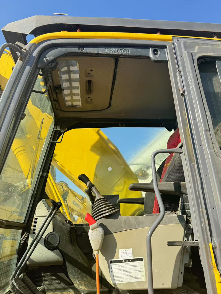 KOMATSU PC200-8 - Bager gusjeničar: slika KOMATSU PC200-8 - Bager gusjeničar KOMATSU PC200-8 - Bager gusjeničar: slika KOMATSU PC200-8 - Bager gusjeničar