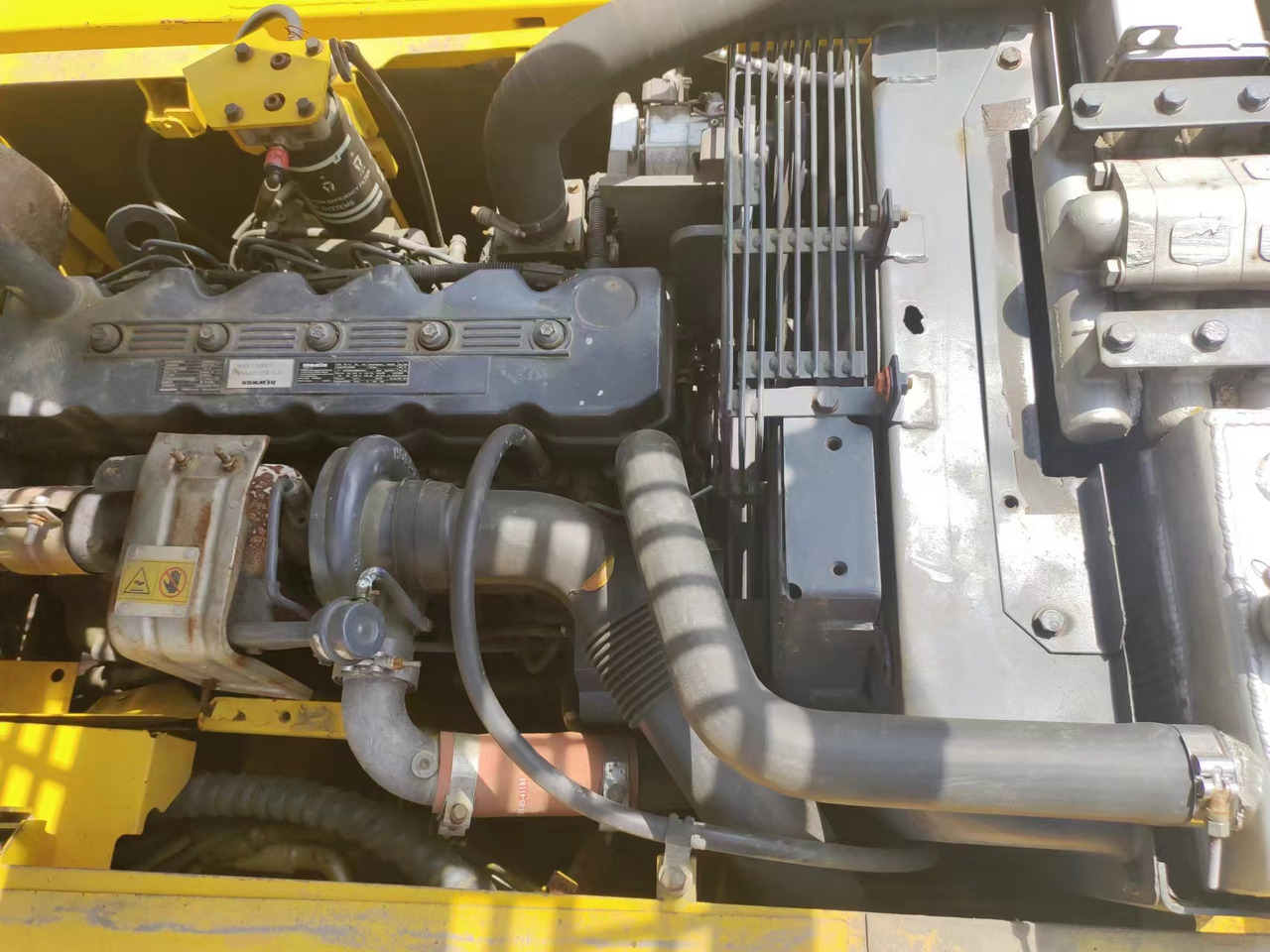 KOMATSU PC220-8 - Bager gusjeničar: slika KOMATSU PC220-8 - Bager gusjeničar KOMATSU PC220-8 - Bager gusjeničar: slika KOMATSU PC220-8 - Bager gusjeničar